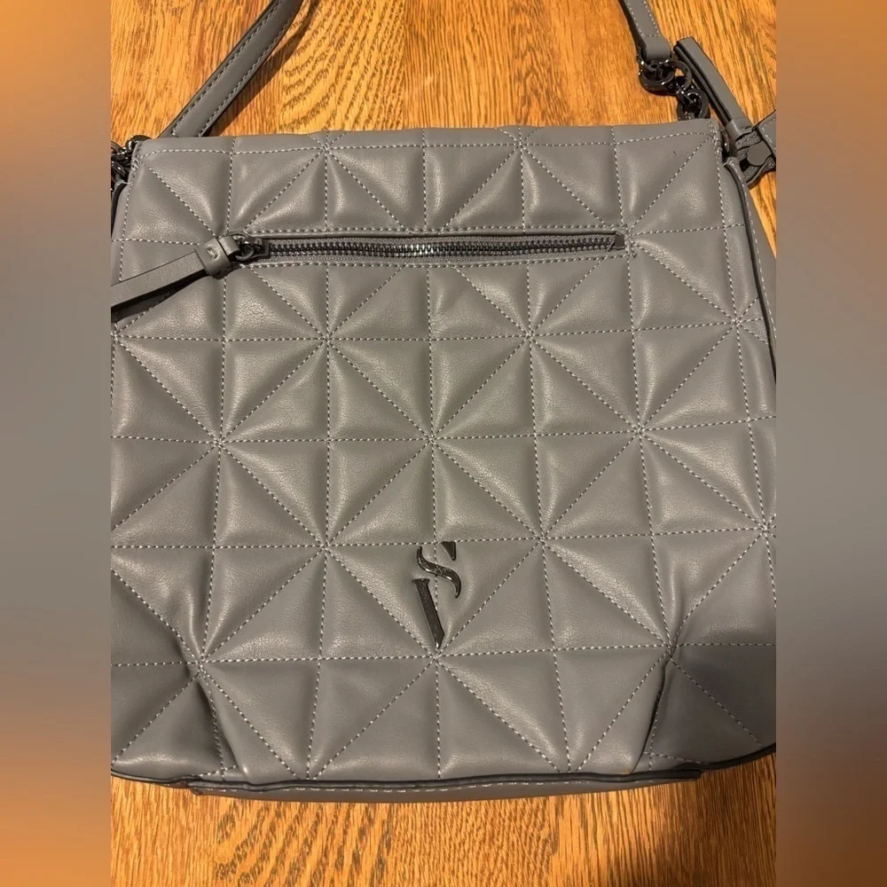 Simply Vera gray crossbody MINT CONDITION